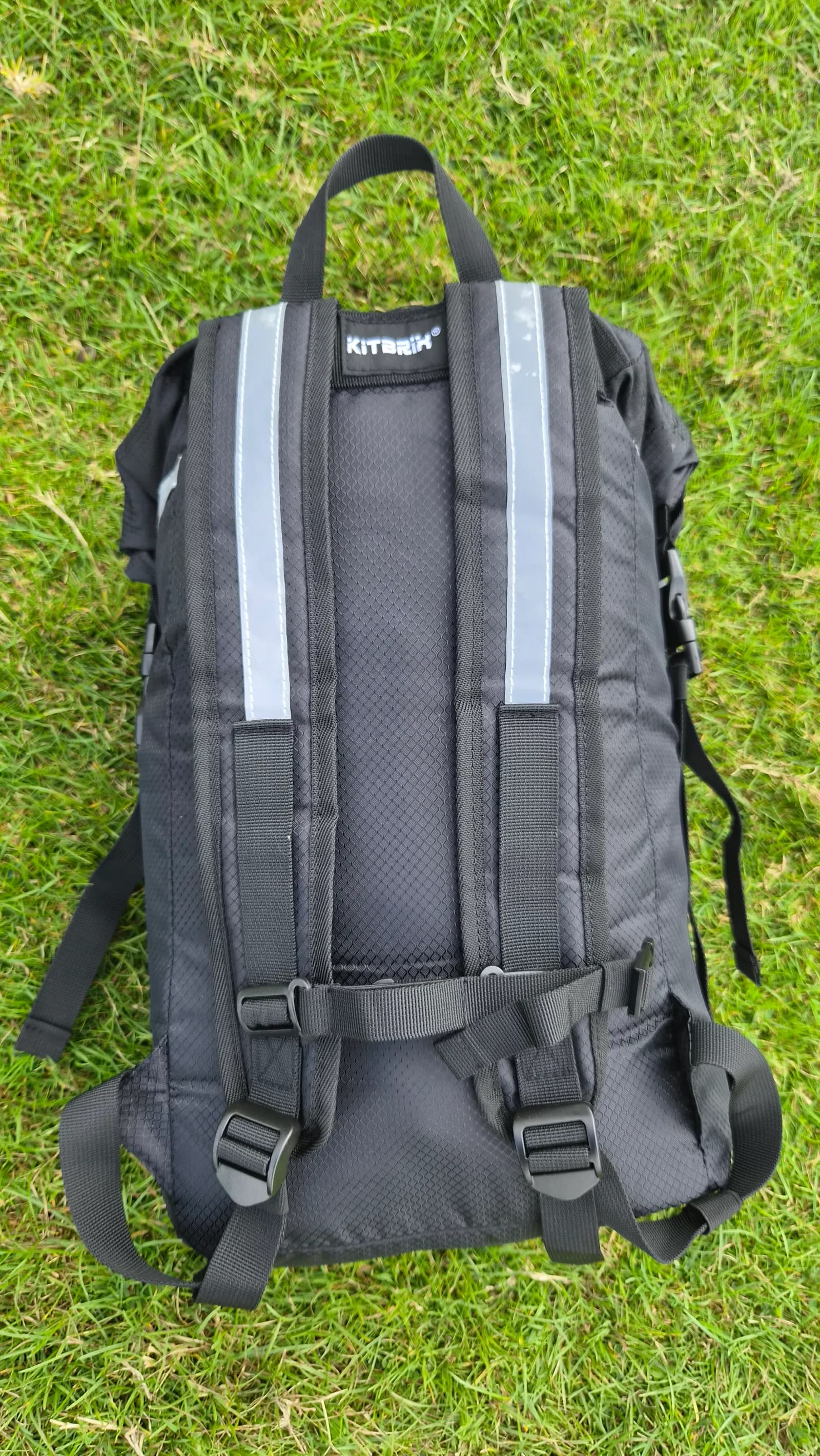 Reflective detailing and the chest strap on the PoKit shoulder straps